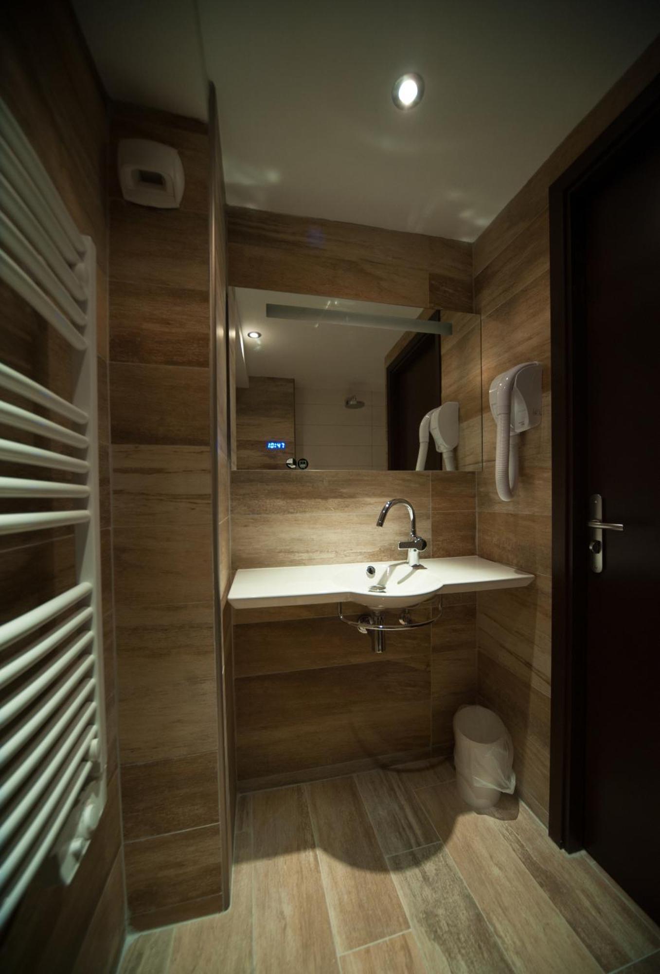 Classic Double Room,1187243932:JPEG