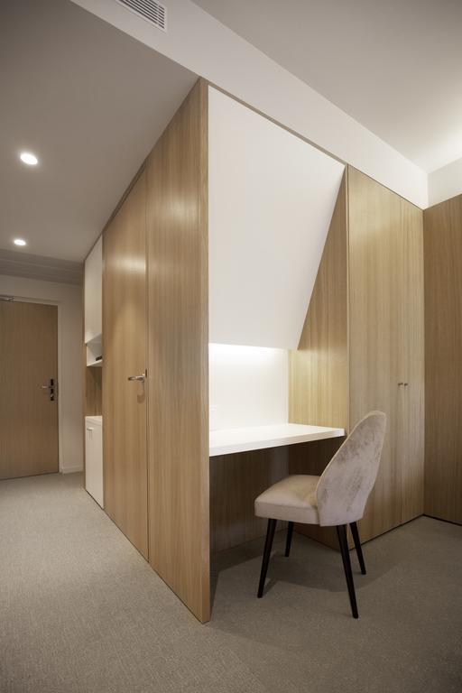 Chambre Lit Queen-Size Confort - Non-Fumeurs
