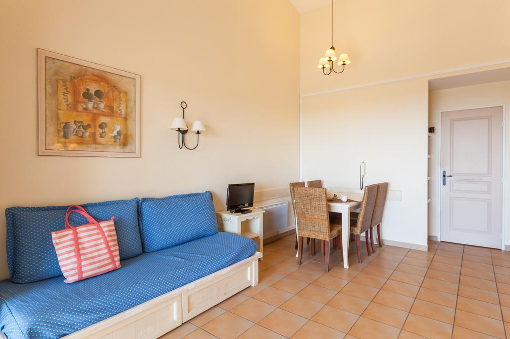 One-Bedroom Apartment with Air Conditioning and Terrace or Balcony (4 People) - Sea view