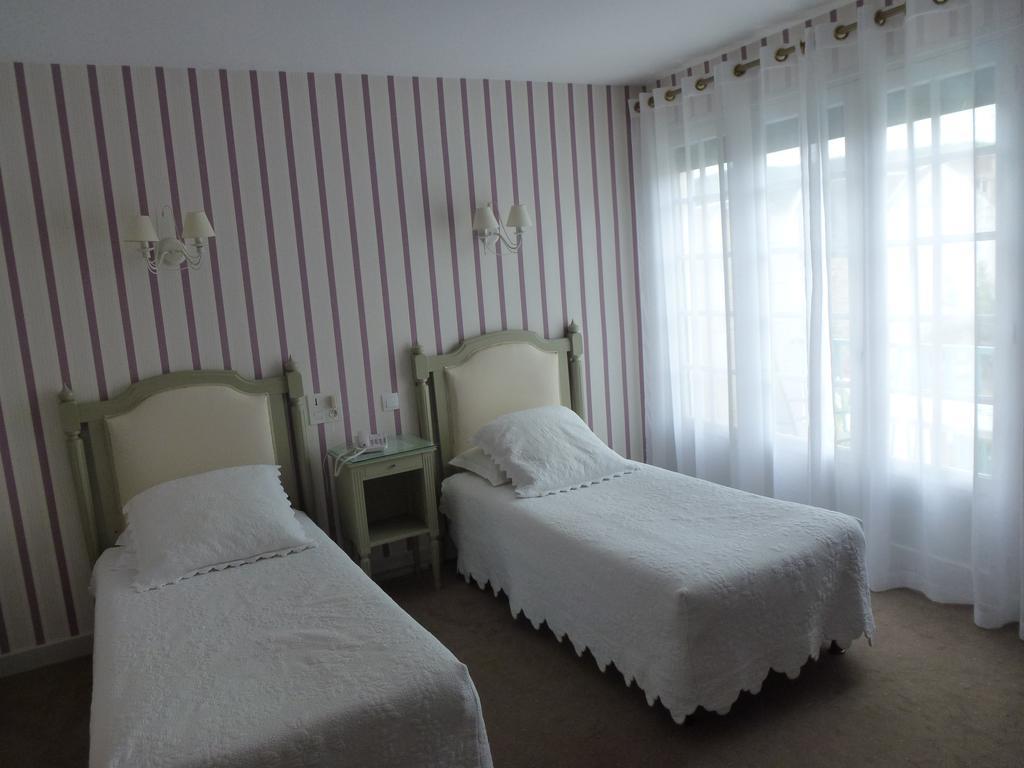 Twin Room Terrace 1st floor accessible by stairs only
