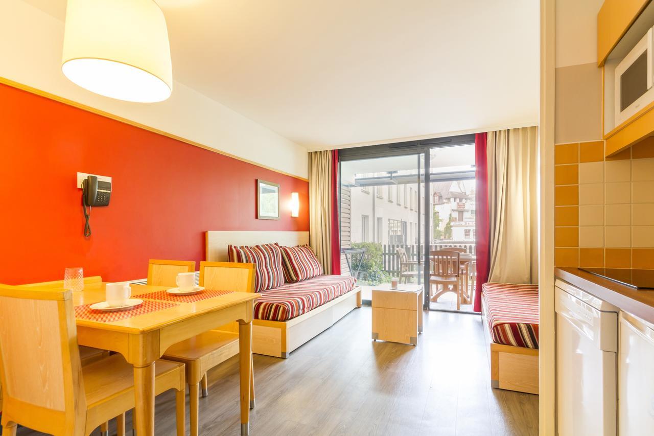 Studio with Sleeping Alcove and Terrace (4 People)