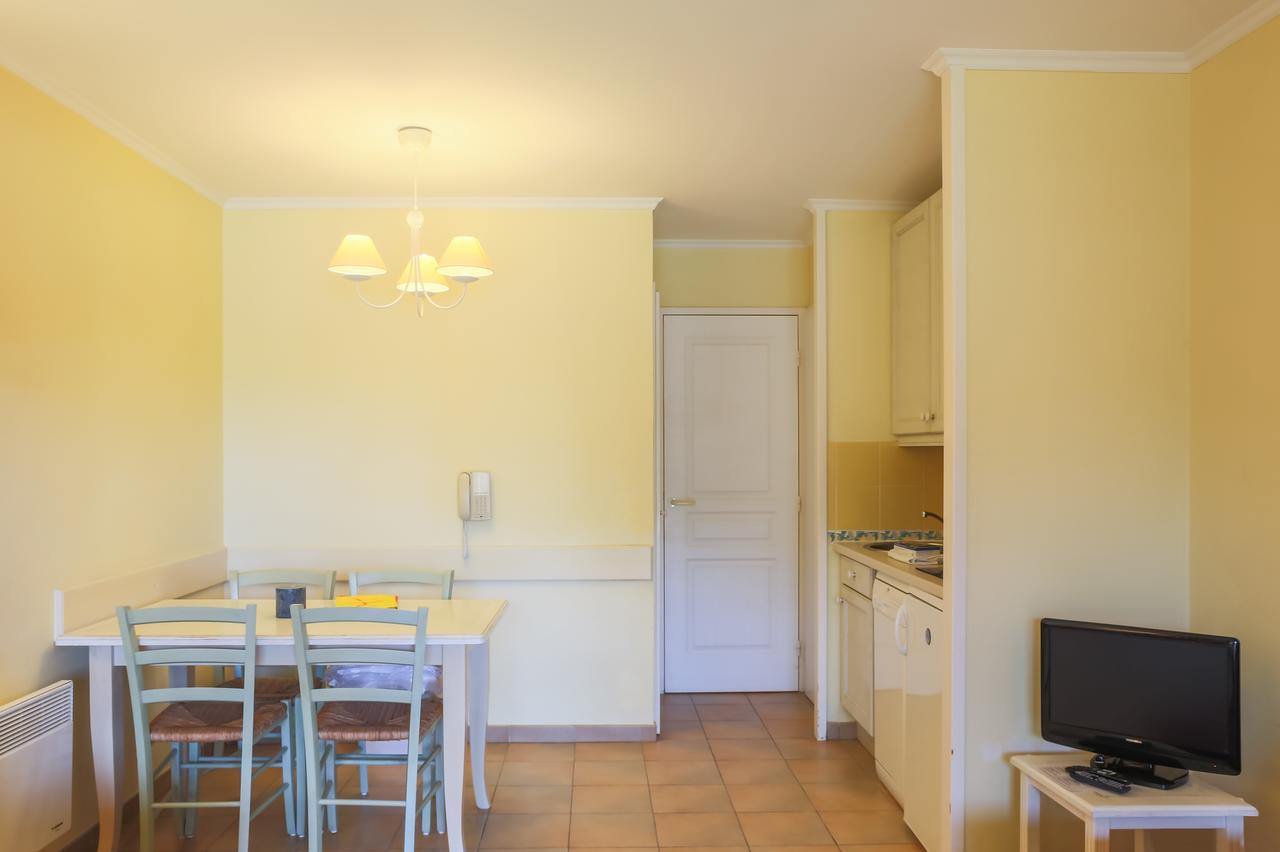 One-Bedroom Apartment with Terrace or Balcony (4 People),511011903:JPEG