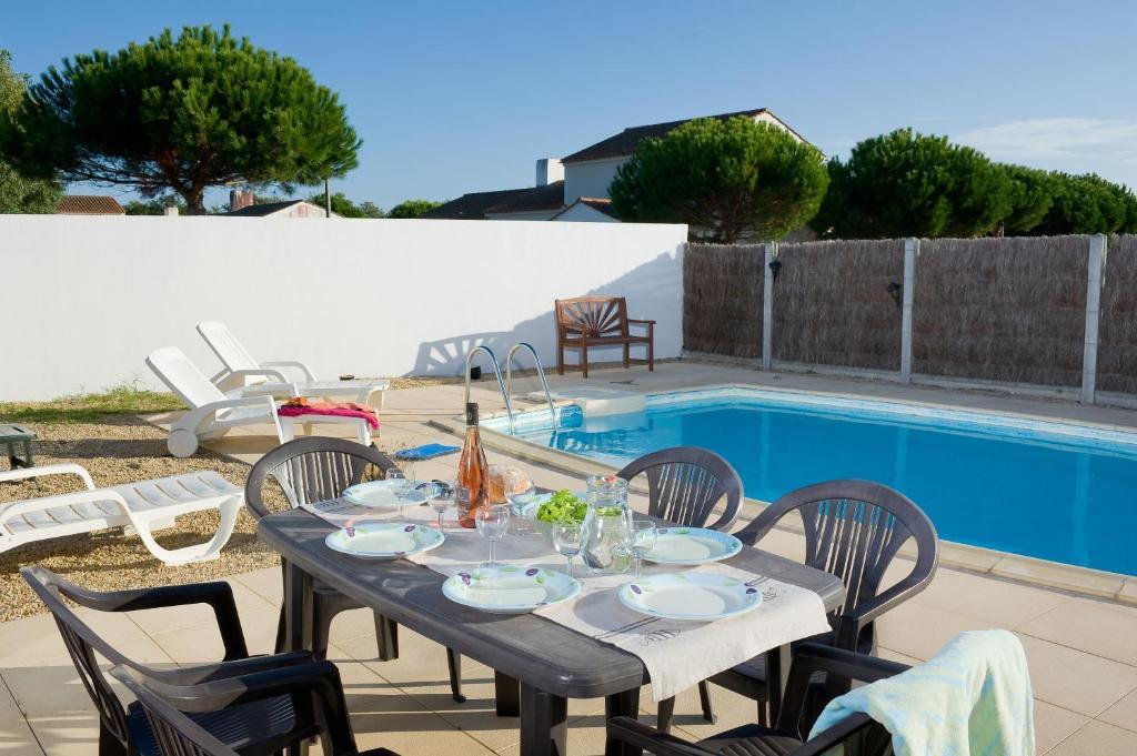 Three-Bedroom Villa Private Pool