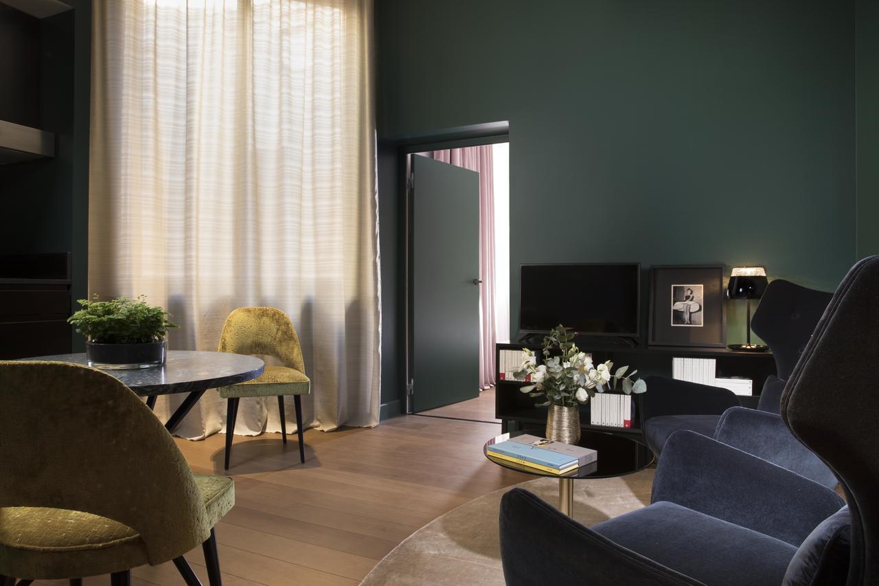 Signature Suite,812781195:JPEG