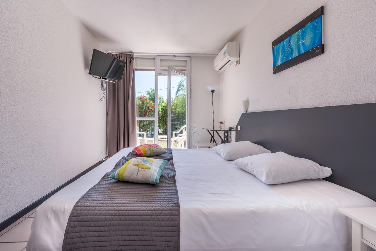 Double or Twin Room with Pool View,545583375:JPEG