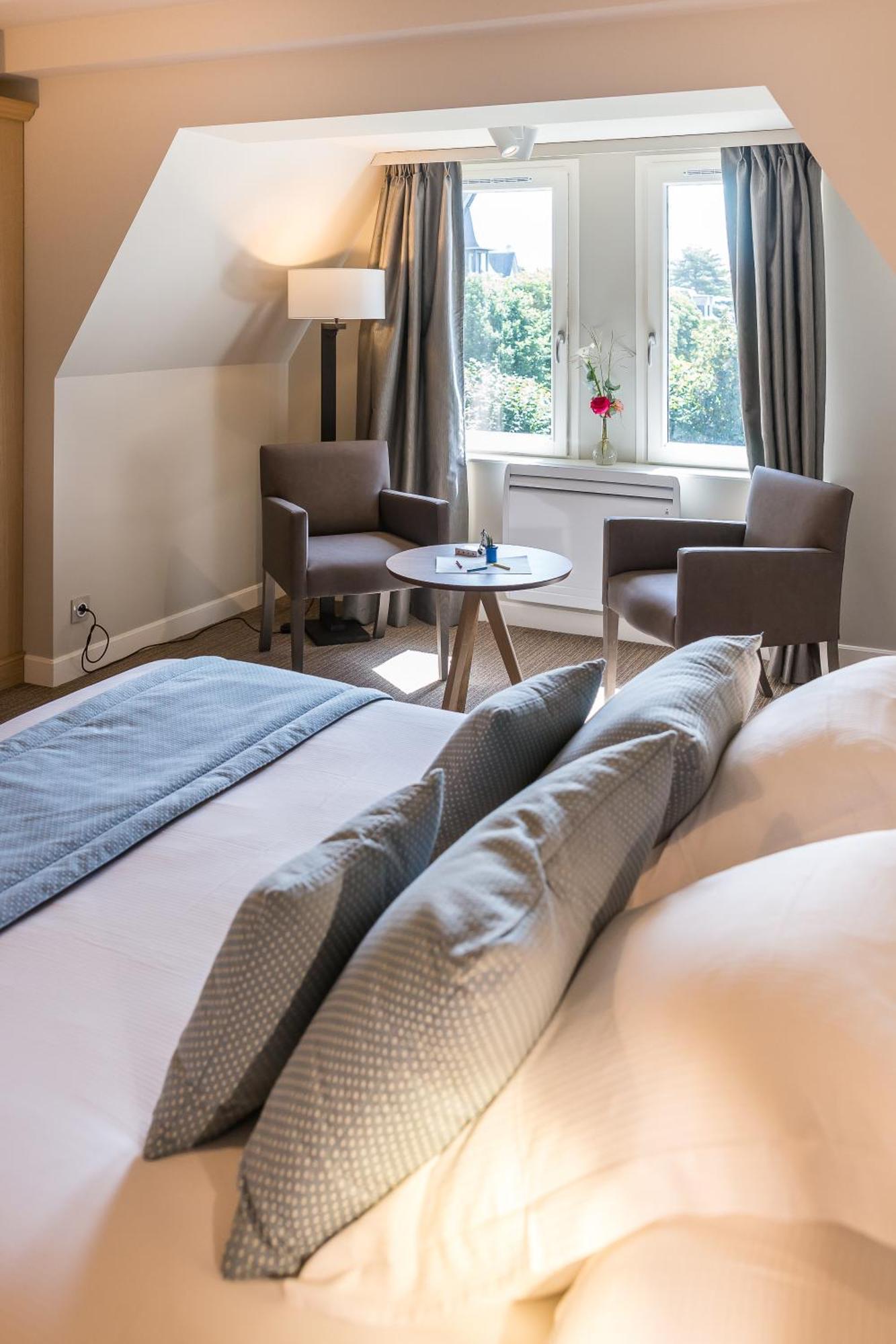 Prestige Room