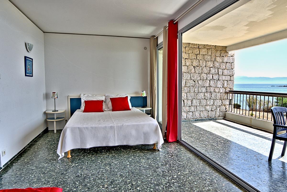 Classic Double Room with Sea View,639089433:JPEG