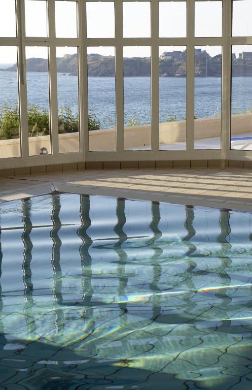 One-Bedroom Apartment Partial Sea View