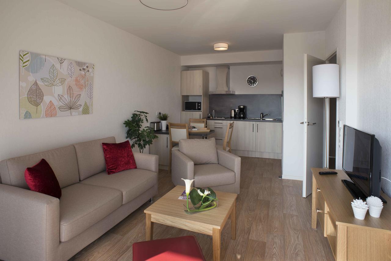One Bedroom Apartment