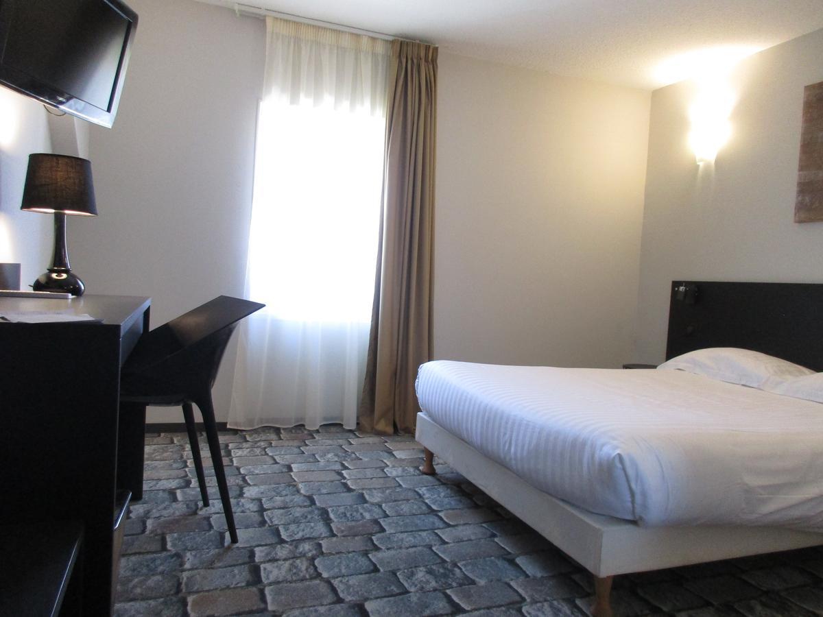 Classic Double Room Street Side