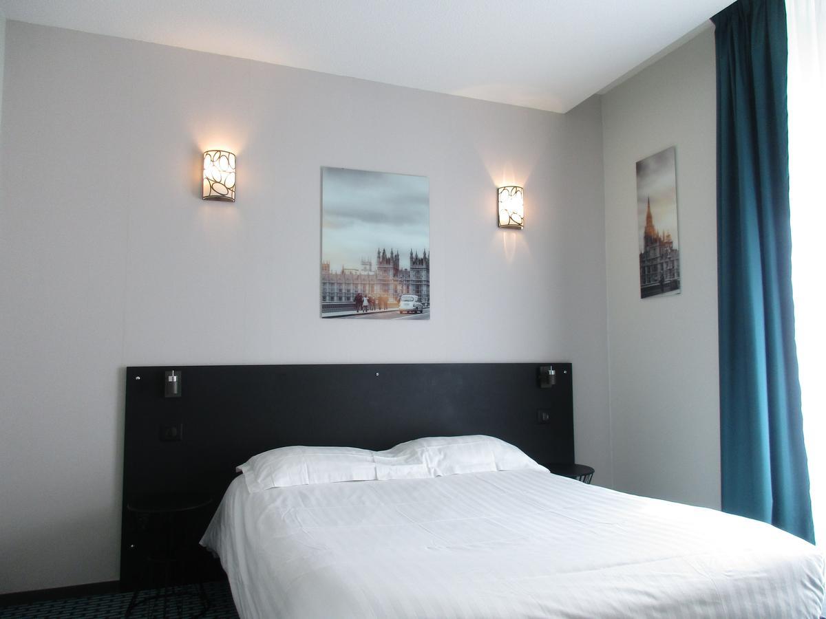 Classic Double Room Street Side