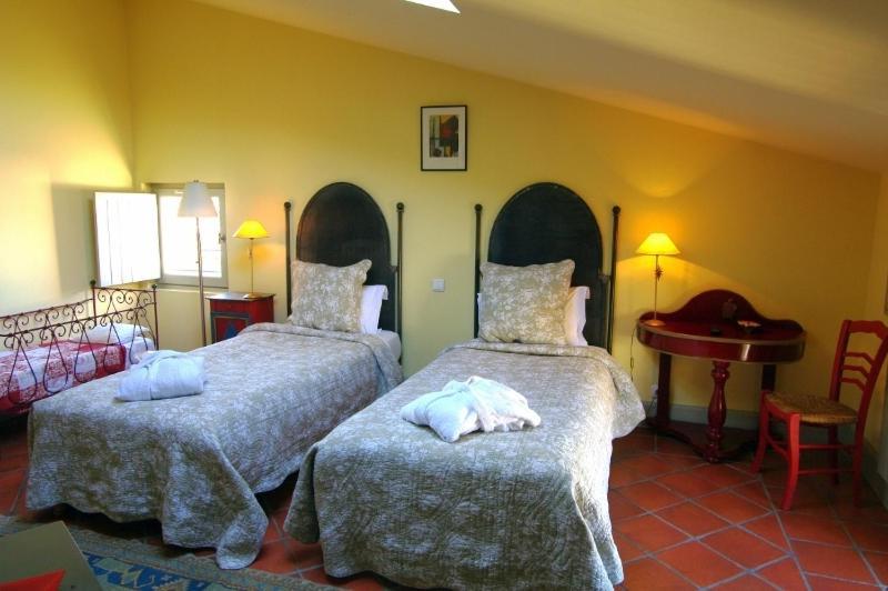 Twin Room,942515039:JPEG