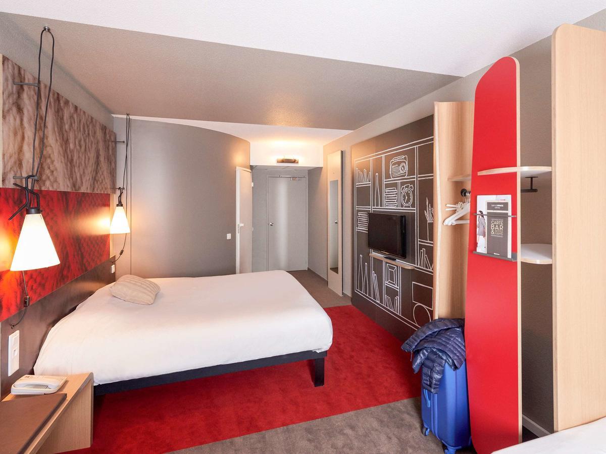 Standard Room with 1 double bed and 1 single bed,666338205:JPEG