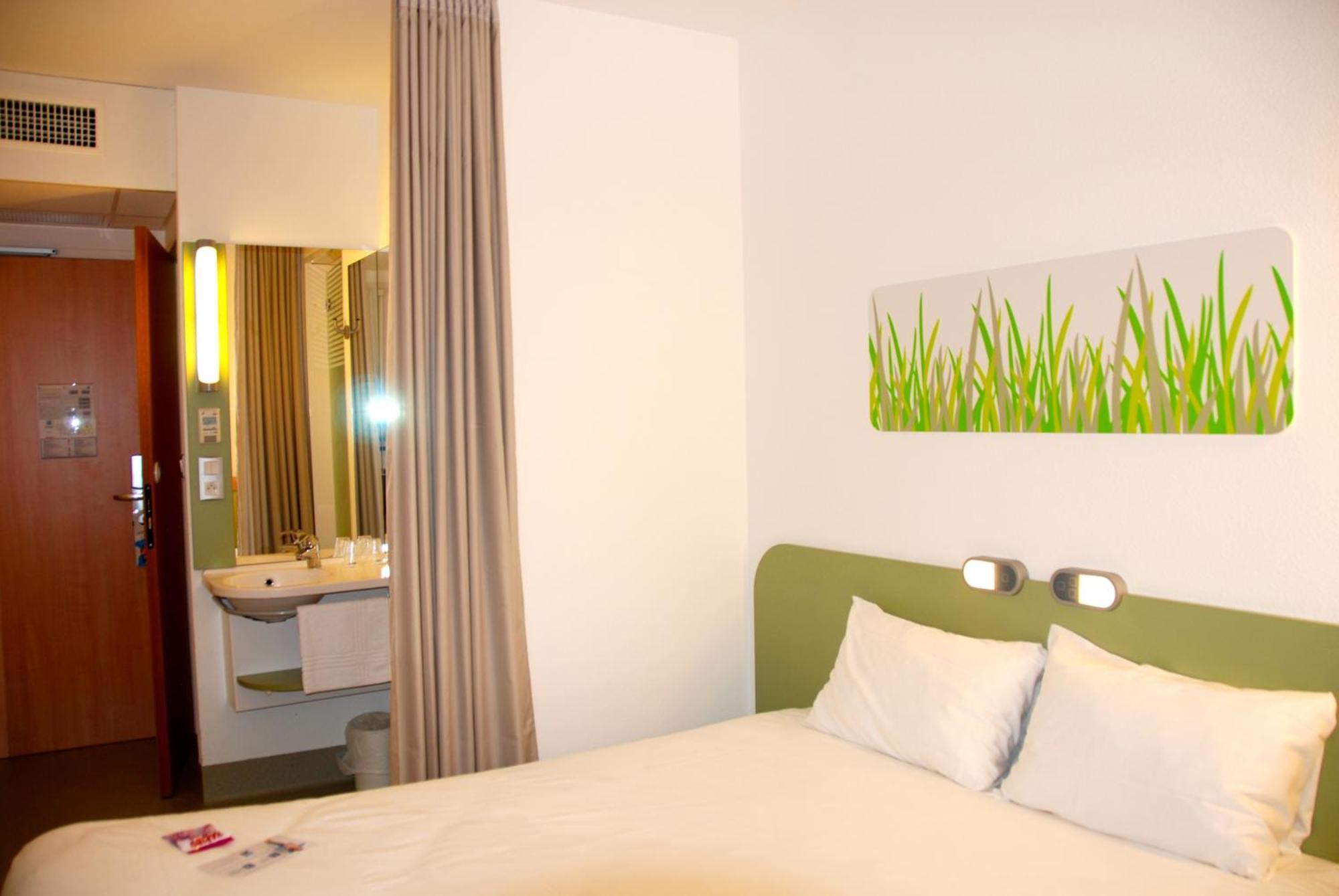 Double Room,1563311470:JPEG