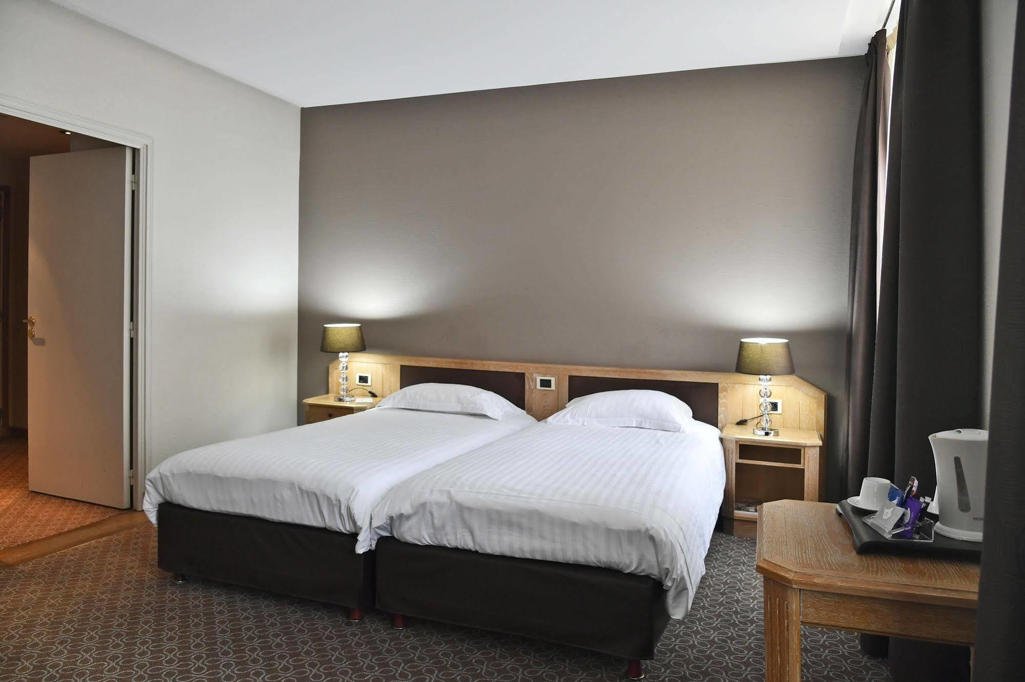 Connecting Family Rooms