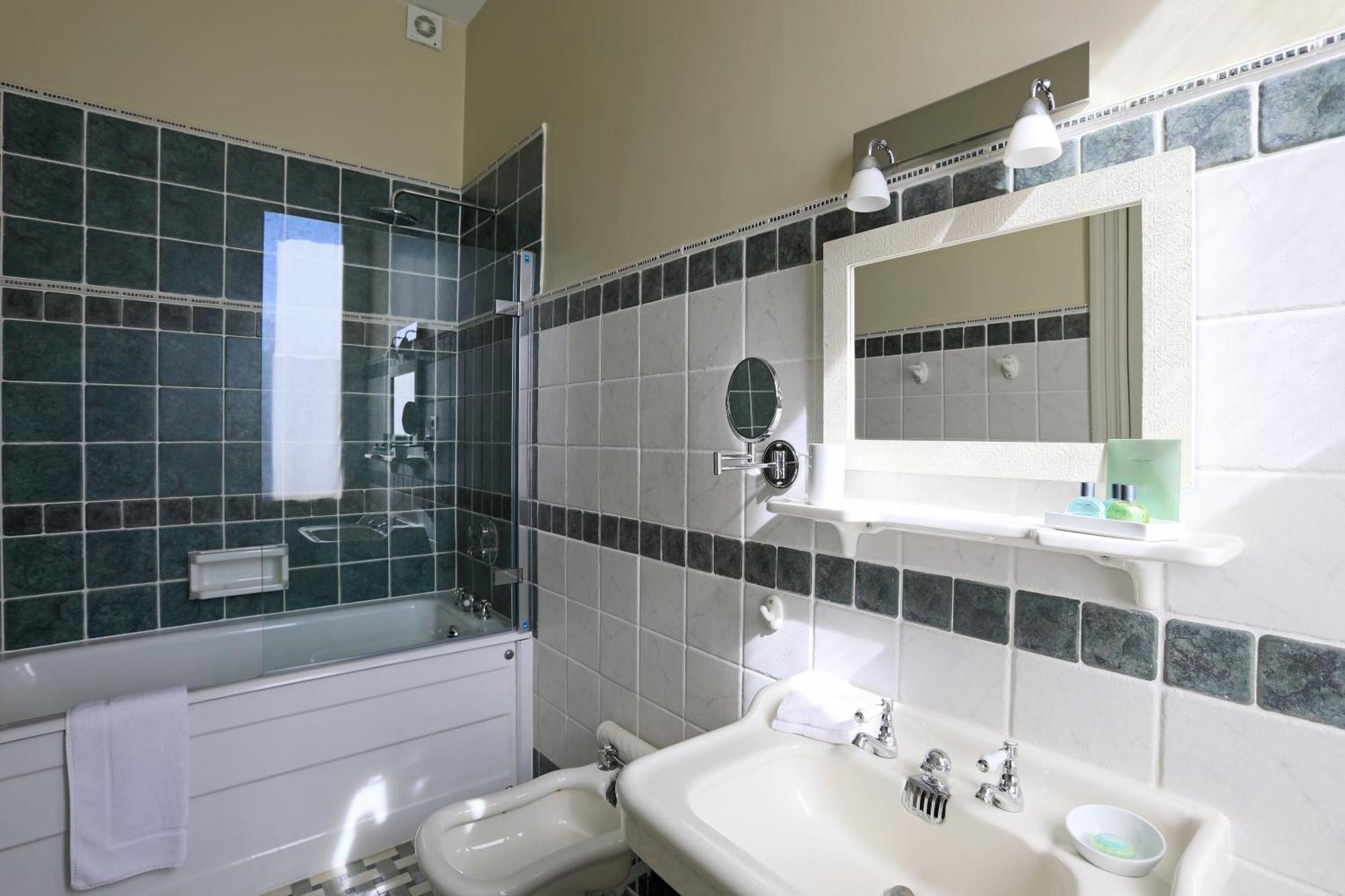 Superior Double or Twin Room,688859058:JPEG