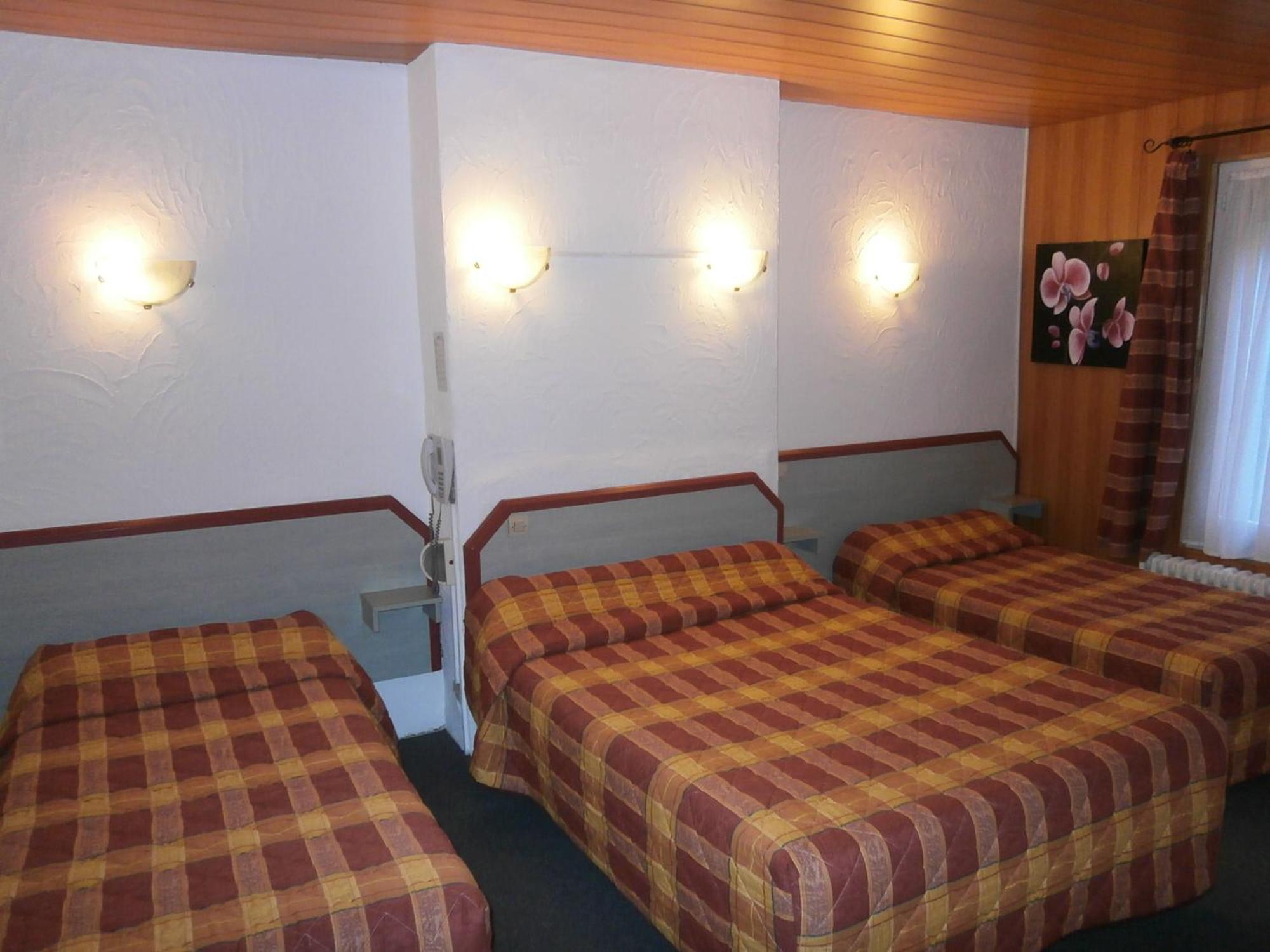 Triple Room Single Beds,113687138:JPEG