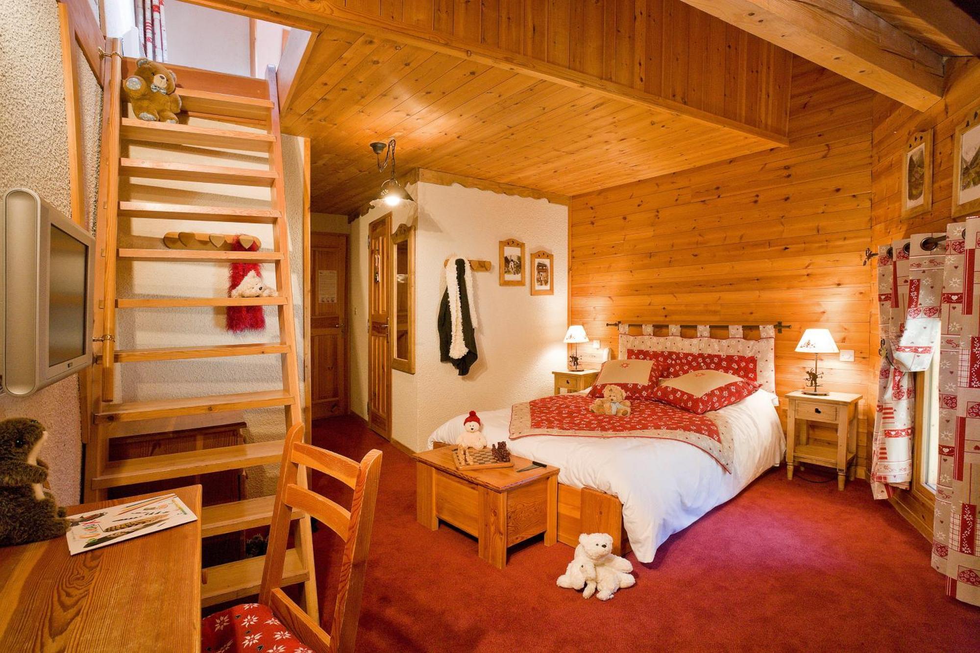 Triple Room Long