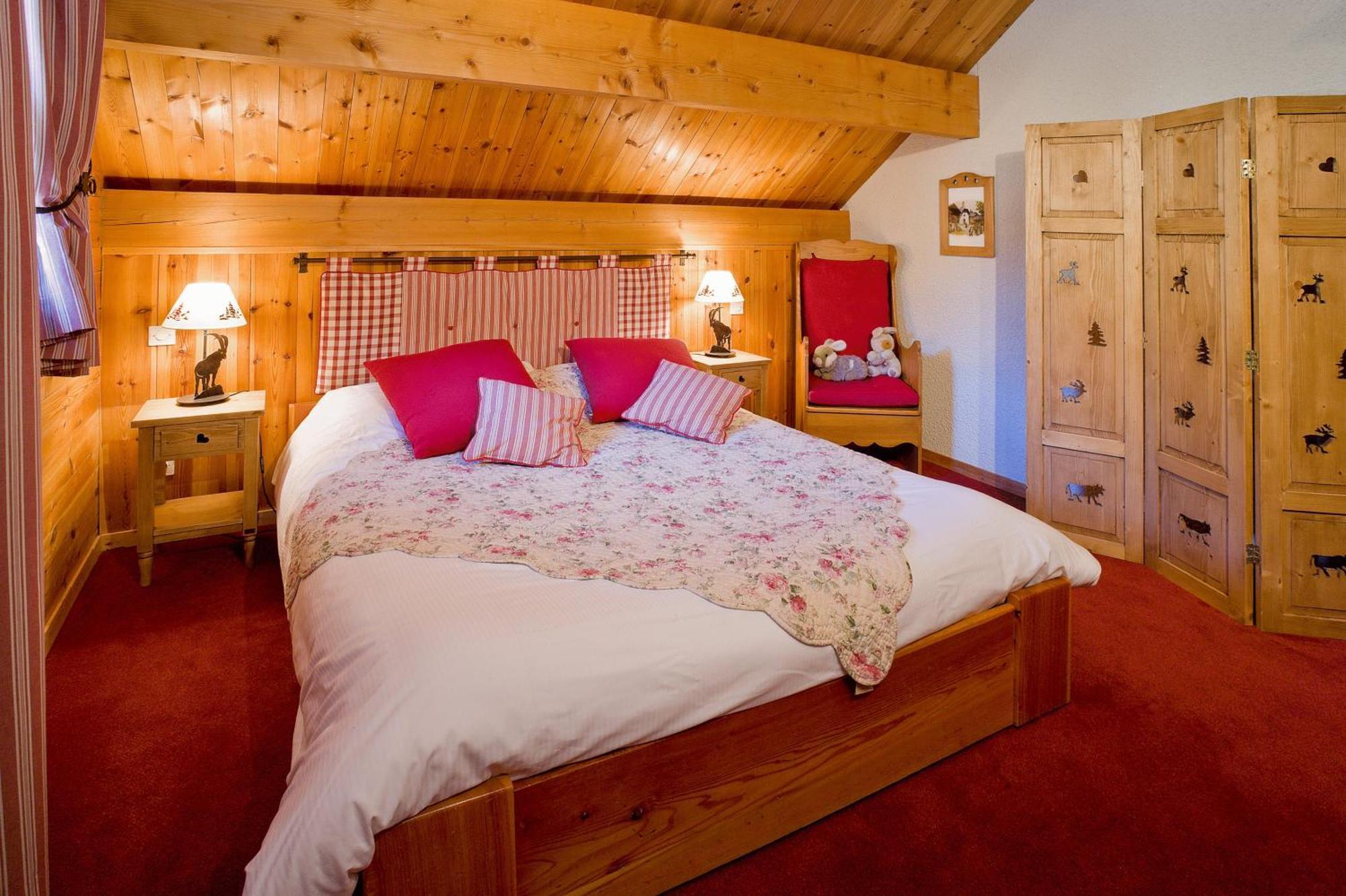 Double Room Short