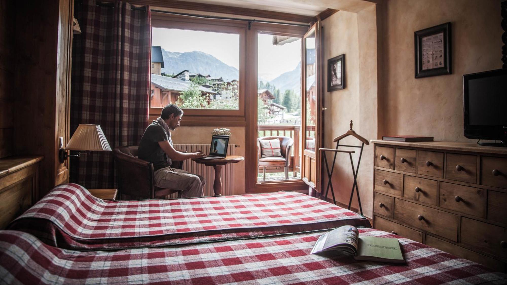 Double Room with Balcony - South
