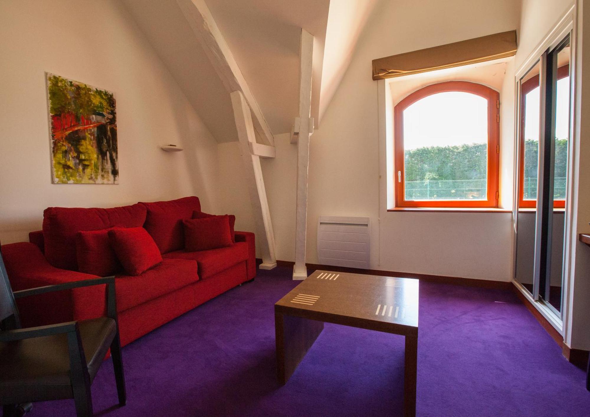 Standard Double Suite,692252088:JPEG