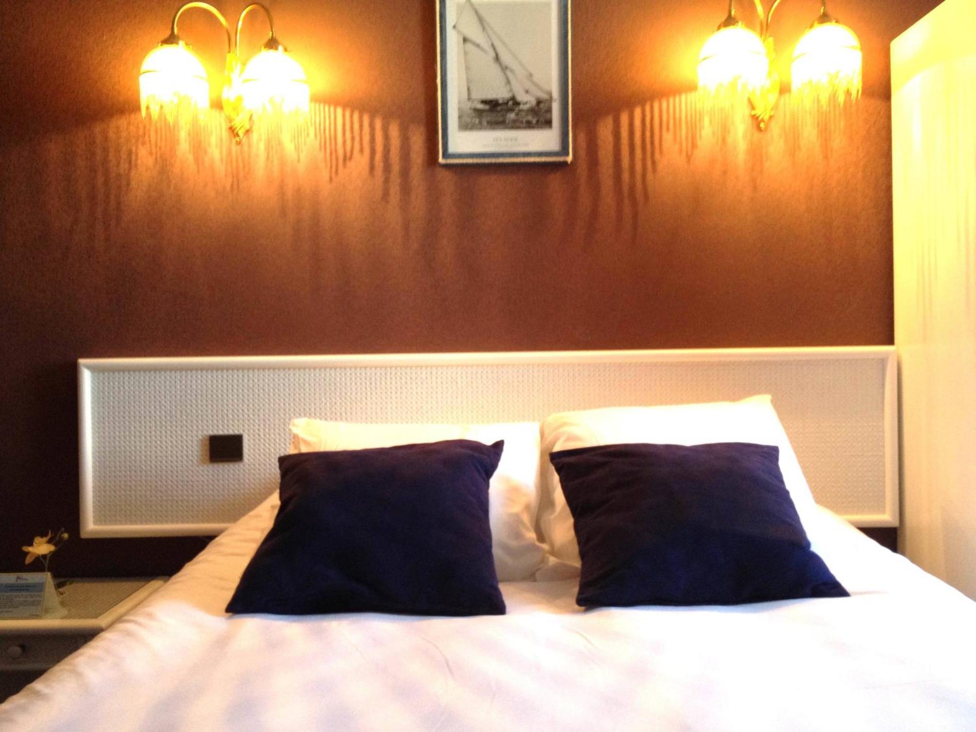 Standard Single Room,692302131:JPEG