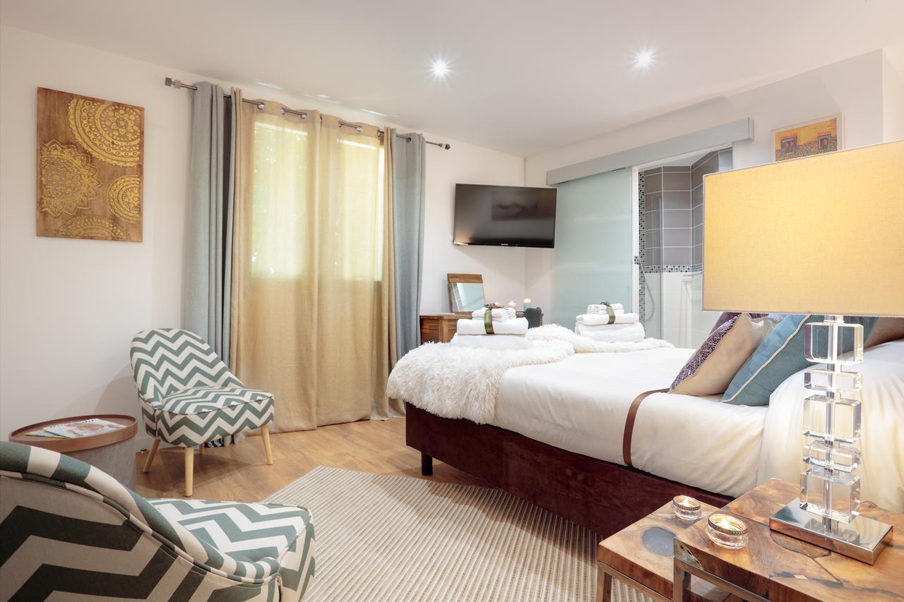 Deluxe King Room