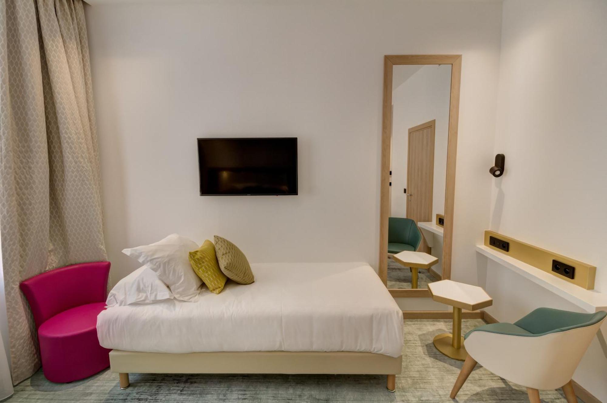Family Queen Room