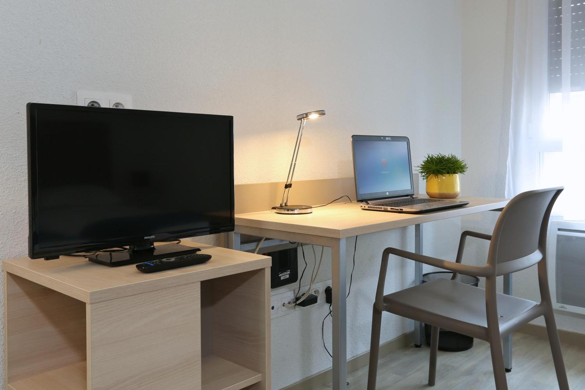 Twin Studio