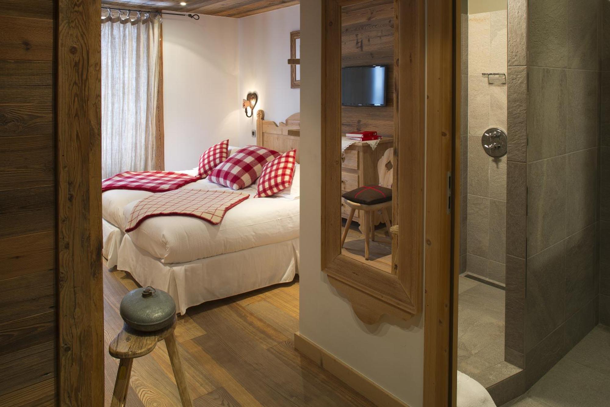Signature Room Brévent  with Spa Access