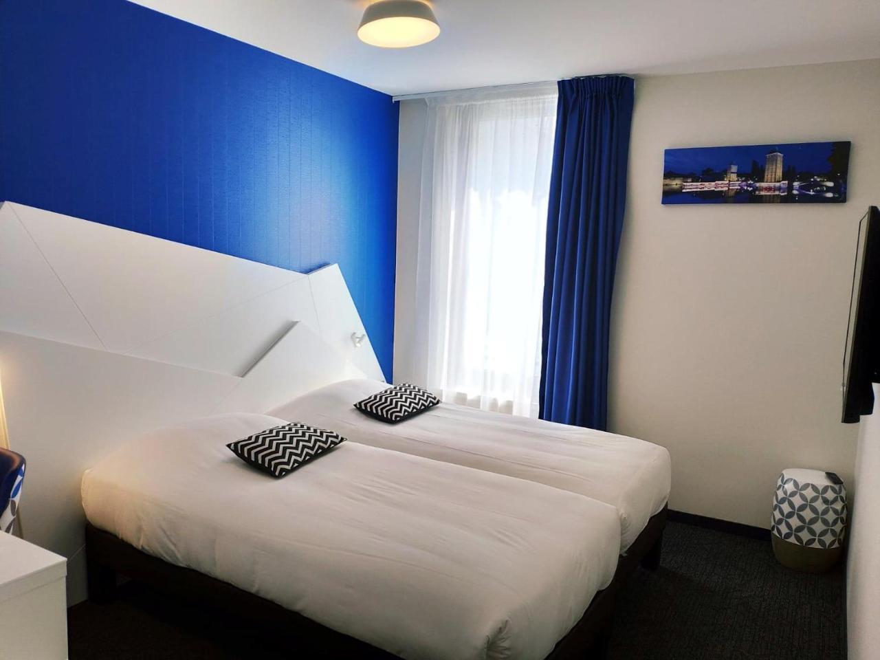 Twin Room,718959124:JPEG