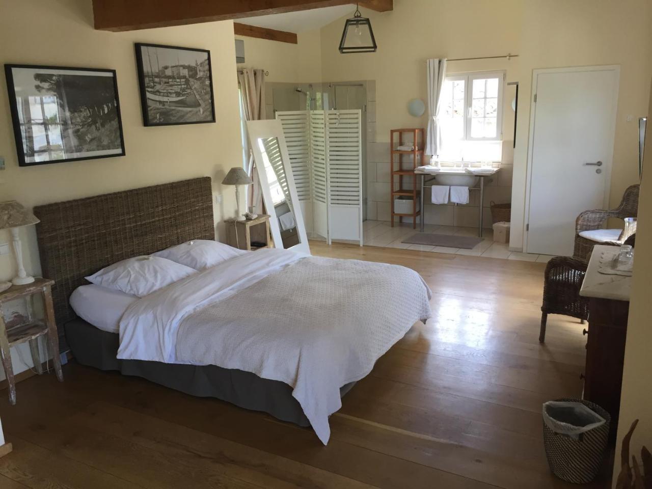 Superior Doppelzimmer 4 mit Balkon und Poolblick - 36 m²
