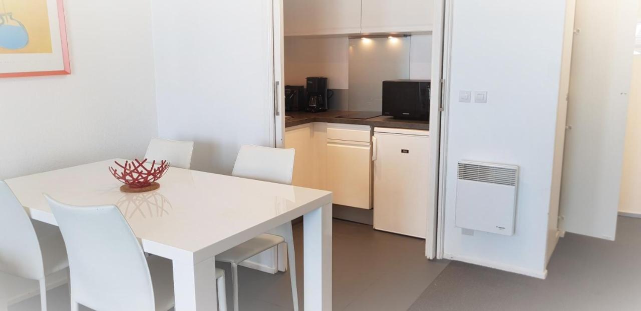 One-Bedroom Apartment Sea View