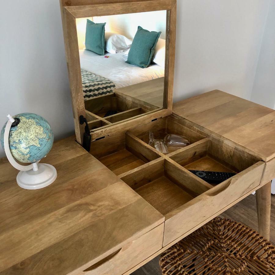 Double Room with Terrace and Pool View,1626355562:JPEG