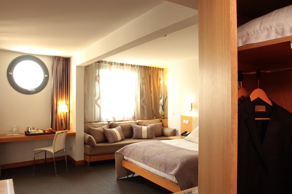 Junior Queen Suite with Sea View,78948648:JPEG