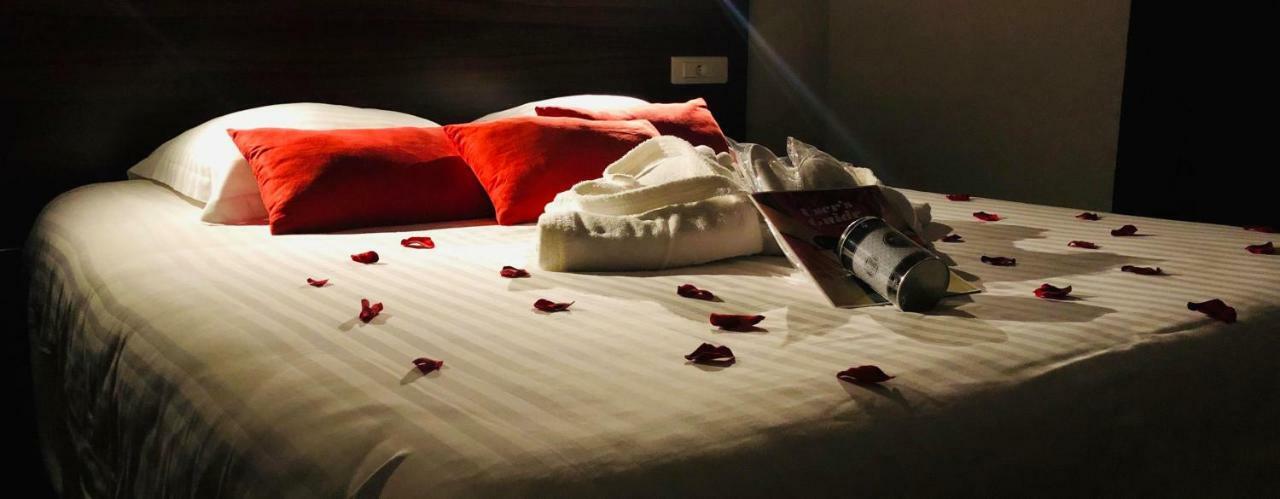 Romantic Double Room,1011681226:JPEG