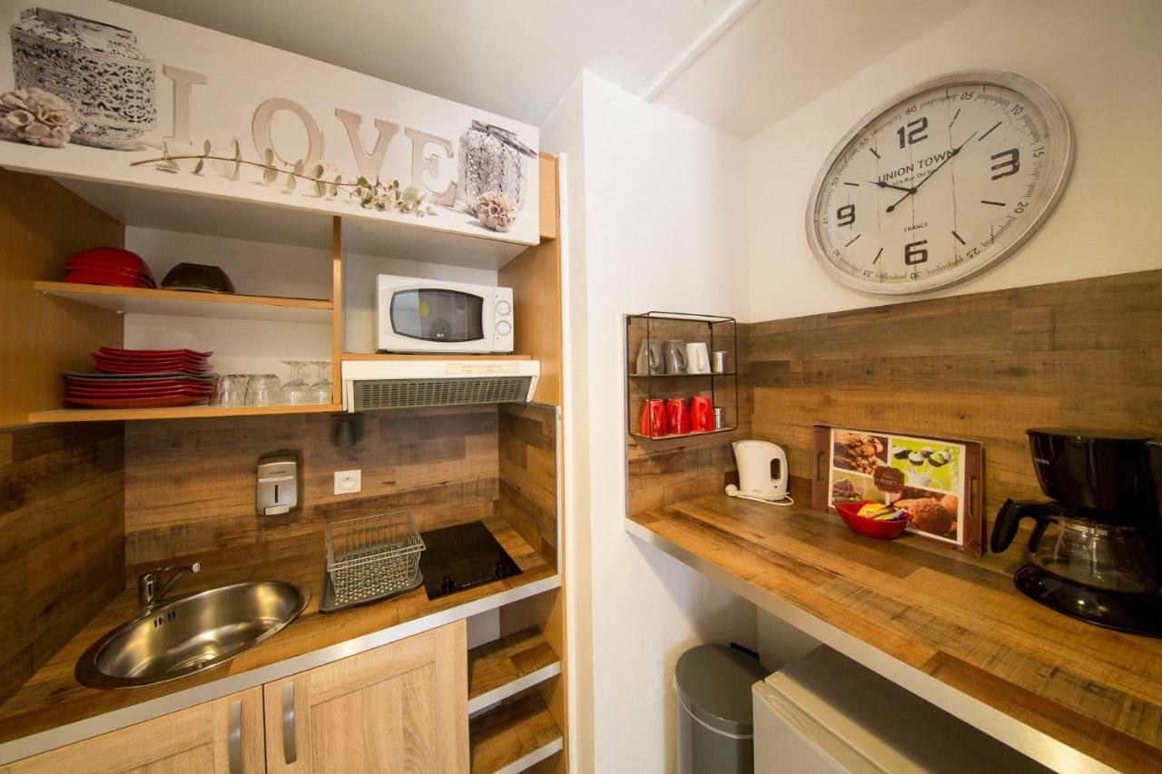 Studio Apartment