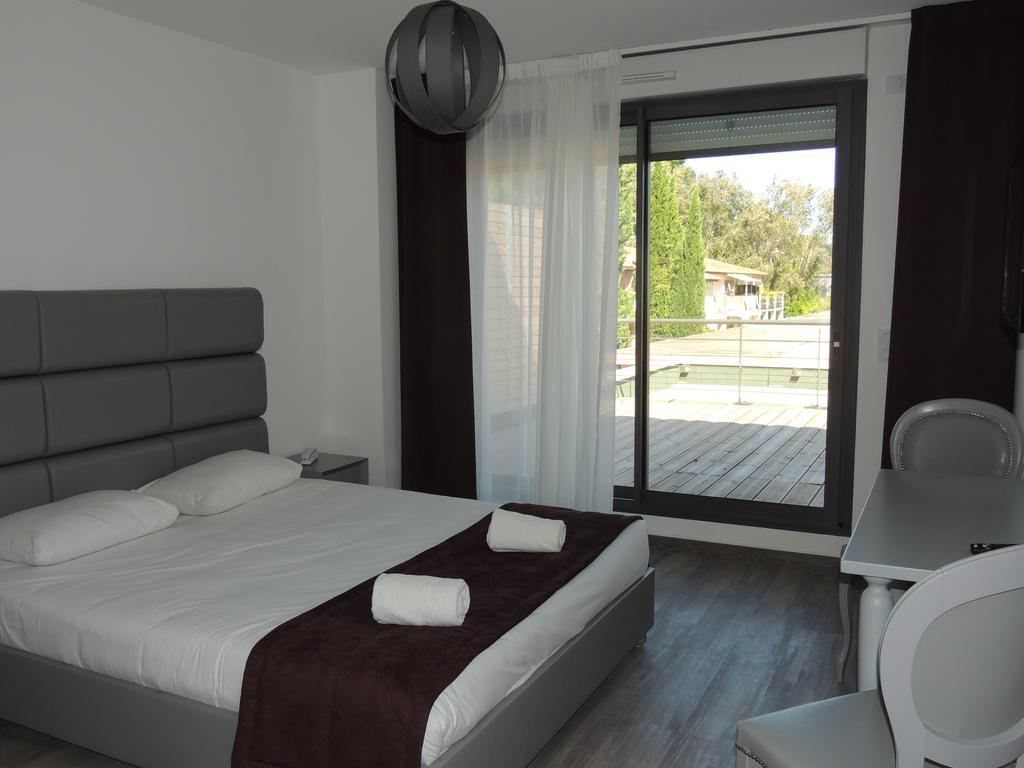 Estudio con terraza (2 adultos)