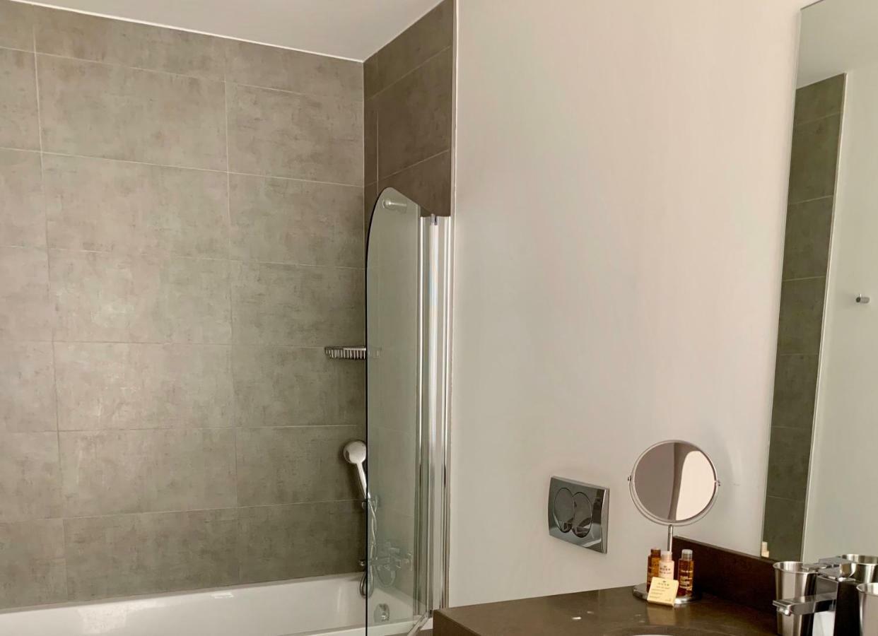 Deluxe One-Bedroom Apartment 54m2