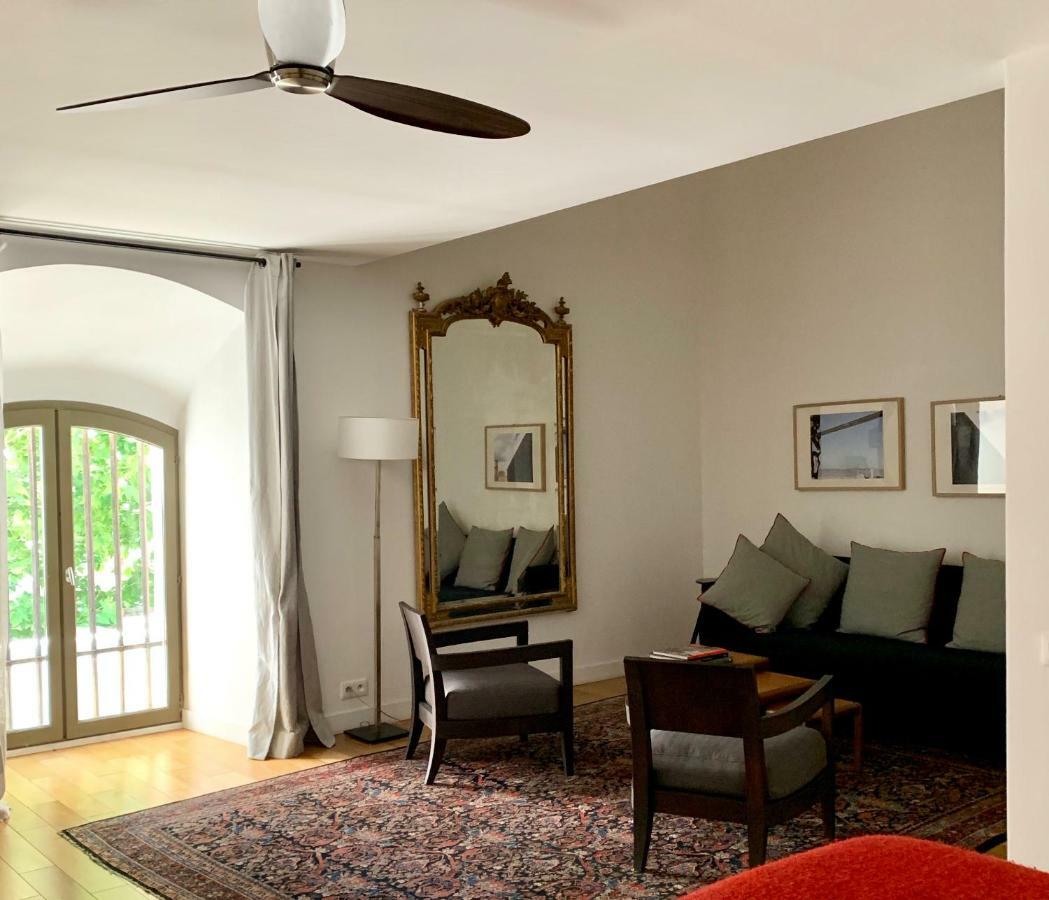 Deluxe One-Bedroom Apartment 52m2