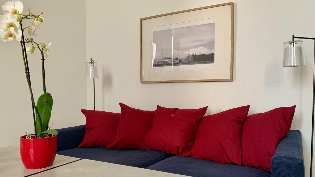 Deluxe One-Bedroom Apartment 4675m2
