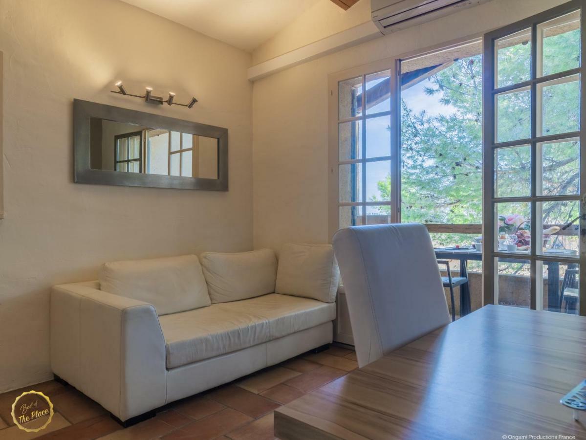One-Bedroom Apartment Private Terrace