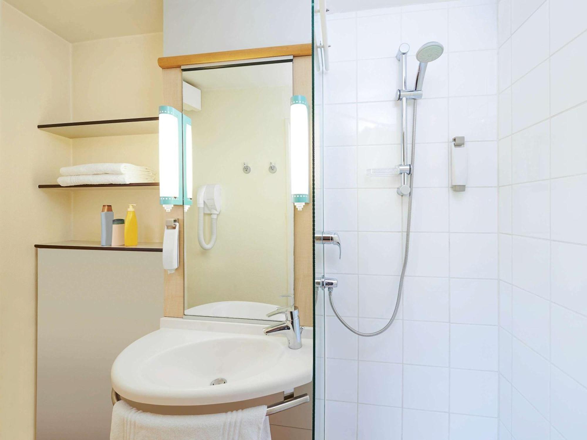 Standard Double Room,923682373:JPEG
