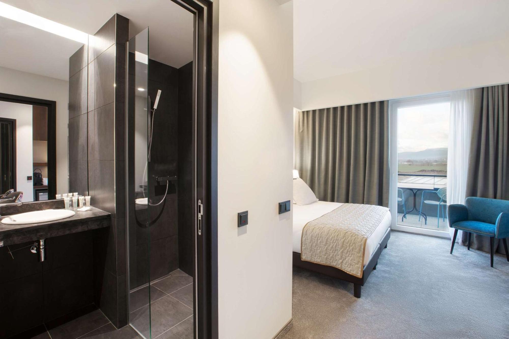Deluxe Queen Room Balcony or Terrace Vineyard Castle View
