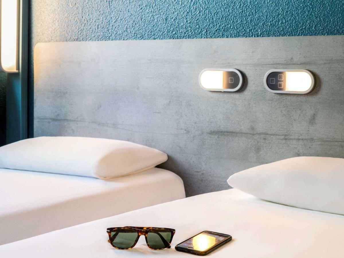 Double Room with Single Bed,845625515:JPEG