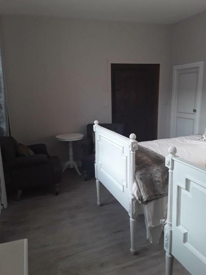 Twin Room Private Bathroom