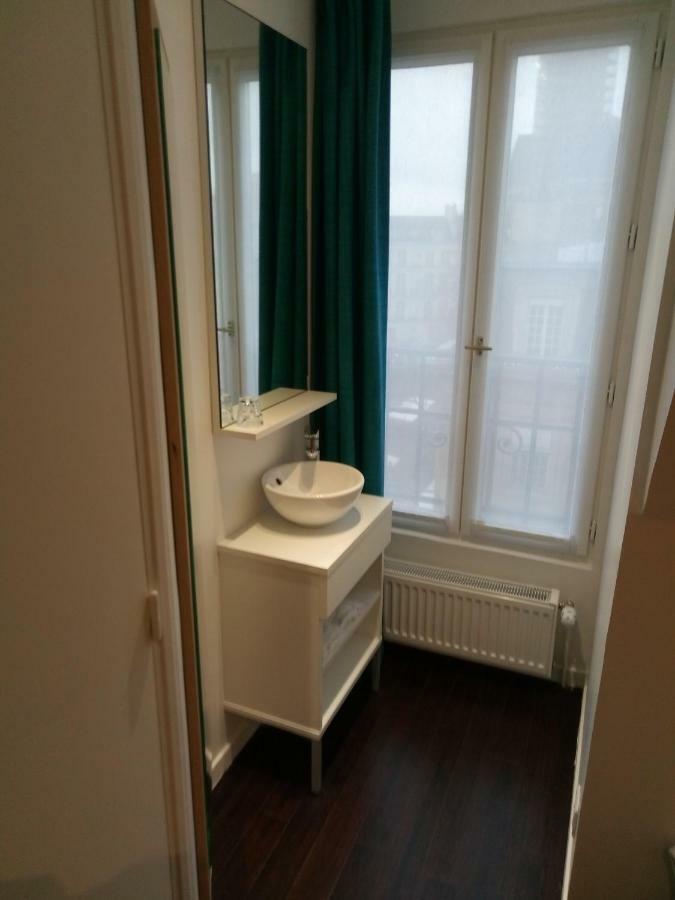 Single Room Private Bathroom
