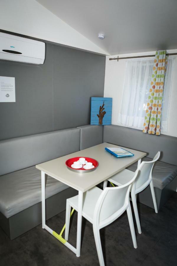 Stacaravan met 3 Slaapkamers (6 Volwassenen)