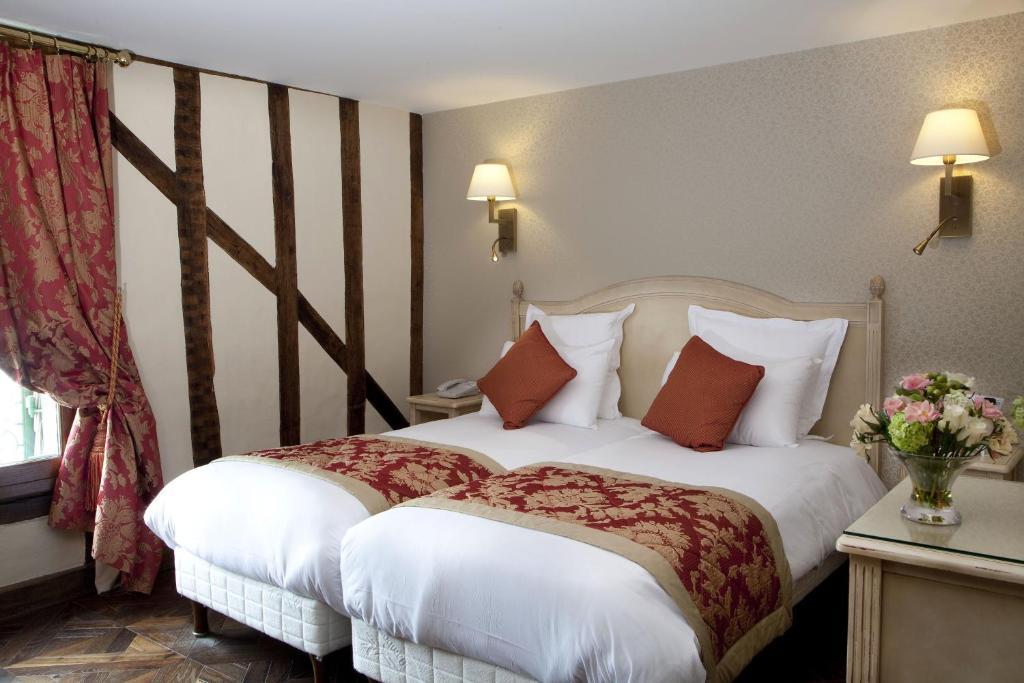 Quarto com 2 Camas de Solteiro