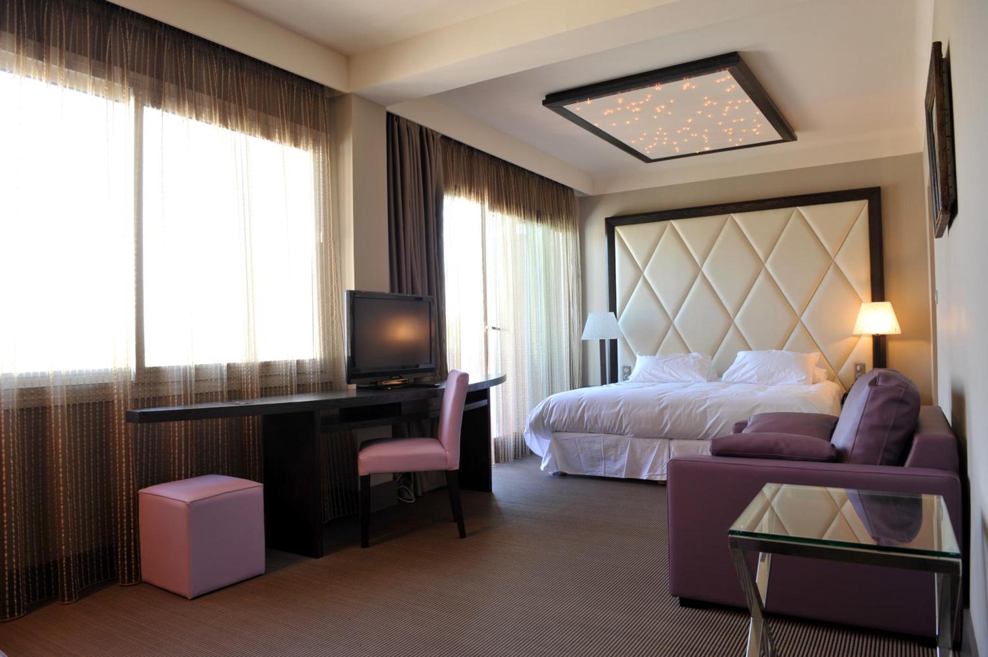 Junior Suite (2 Adults),784261878:JPEG